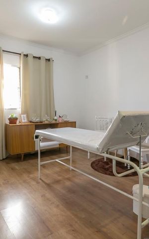 Casa à venda com 187m², 6 quartos e 2 vagasSuíte - Casa 2