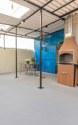 Casa à venda com 187m², 6 quartos e 2 vagasChurrasqueira