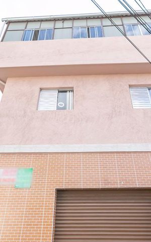 Casa à venda com 187m², 6 quartos e 2 vagasFachada
