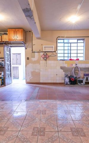 Casa à venda com 187m², 6 quartos e 2 vagasGaragem
