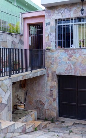 Casa à venda com 200m², 3 quartos e 4 vagasFachada