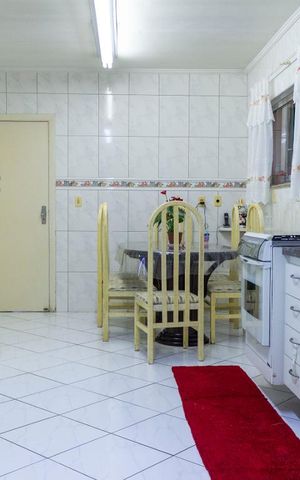 Casa à venda com 200m², 3 quartos e 4 vagasCozinha