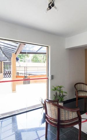 Apartamento à venda com 170m², 3 quartos e 2 vagas Apartamento à venda com 170m², 3 quartos e 2 vagasHall de Entrada