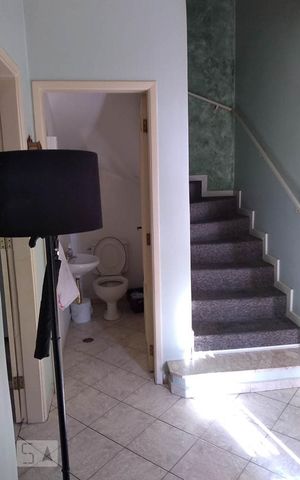 Casa à venda com 160m², 2 quartos e 4 vagas Casa à venda com 160m², 2 quartos e 4 vagasLavabo