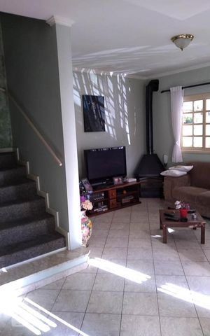 Casa à venda com 160m², 2 quartos e 4 vagas Casa à venda com 160m², 2 quartos e 4 vagasSala