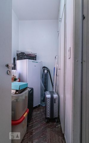 Apartamento à venda com 190m², 3 quartos e 3 vagas Apartamento à venda com 190m², 3 quartos e 3 vagasQuarto de Serviço