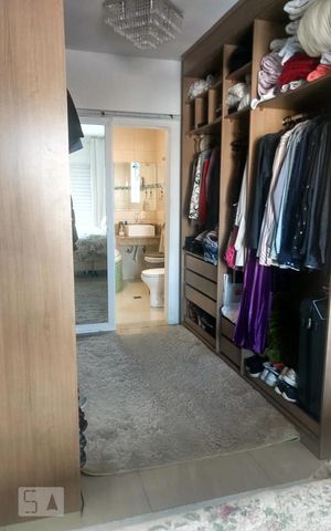Casa à venda com 350m², 4 quartos e 5 vagasQuarto 1 - Closet