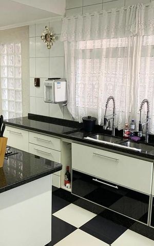 Casa à venda com 350m², 4 quartos e 5 vagasCozinha