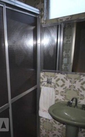 Casa à venda com 295m², 4 quartos e 3 vagas Casa à venda com 295m², 4 quartos e 3 vagasBanheiro Social
