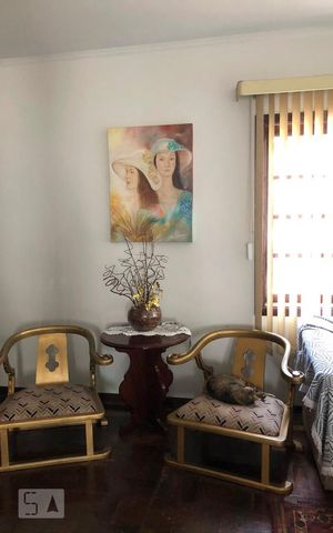 Casa à venda com 295m², 4 quartos e 3 vagas Casa à venda com 295m², 4 quartos e 3 vagasSala