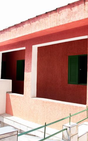 Casa para alugar com 68m², 2 quartos e 1 vagaFachada