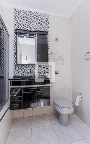 Casa para alugar com 110m², 3 quartos e 1 vaga Casa para alugar com 110m², 3 quartos e 1 vagaBanheiro