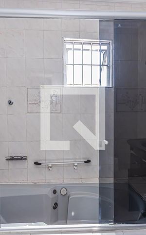 Casa para alugar com 110m², 3 quartos e 1 vaga Casa para alugar com 110m², 3 quartos e 1 vagaBanheiro