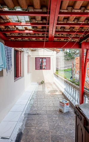 Casa para alugar com 110m², 3 quartos e 1 vaga Casa para alugar com 110m², 3 quartos e 1 vagaÁrea de serviço e quintal