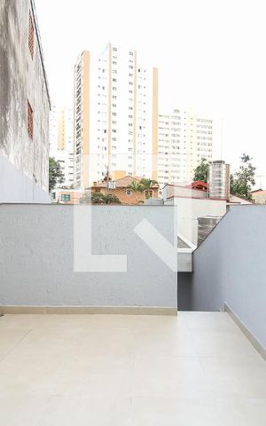Casa à venda com 267m², 3 quartos e 4 vagas Casa à venda com 267m², 3 quartos e 4 vagasVaranda