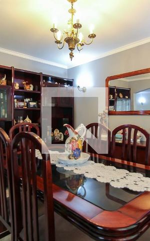 Casa à venda com 267m², 3 quartos e 4 vagas Casa à venda com 267m², 3 quartos e 4 vagasSala de Jantar