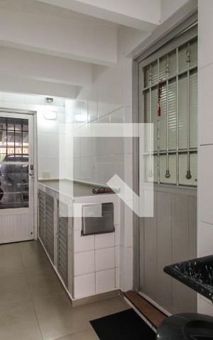 Casa à venda com 267m², 3 quartos e 4 vagas Casa à venda com 267m², 3 quartos e 4 vagasCorredor Externo