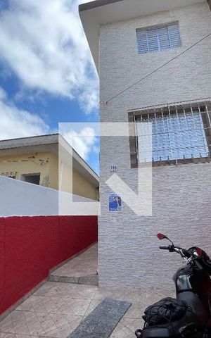 Casa para alugar com 20m², 1 quarto e sem vaga Casa para alugar com 20m², 1 quarto e sem vagaFachada