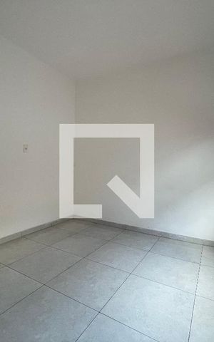 Casa para alugar com 20m², 1 quarto e sem vaga Casa para alugar com 20m², 1 quarto e sem vagaQuarto