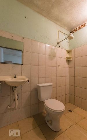 Casa de condomínio para alugar com 80m², 1 quarto e sem vagaBanheiro