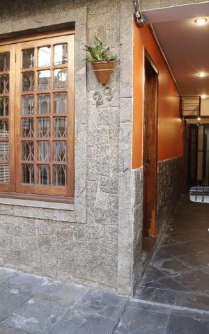 Casa à venda com 196m², 3 quartos e 1 vagaFachada