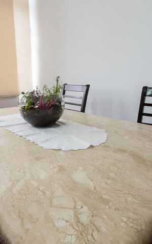 Apartamento à venda com 110m², 2 quartos e sem vagaSala - Mesa de Mármore