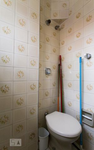 Apartamento à venda com 110m², 2 quartos e sem vagaBanheiro de Serviço