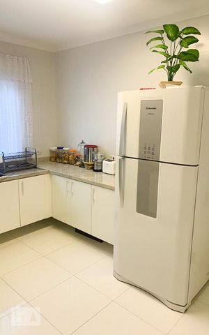Casa à venda com 350m², 2 quartos e 2 vagasCozinha