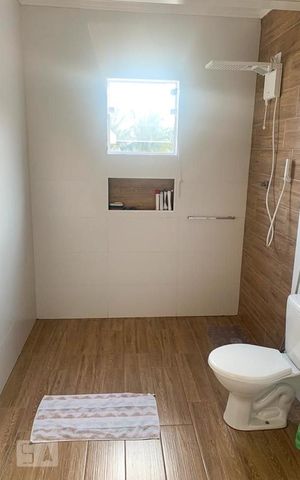 Casa à venda com 350m², 2 quartos e 2 vagasBanheiro 1
