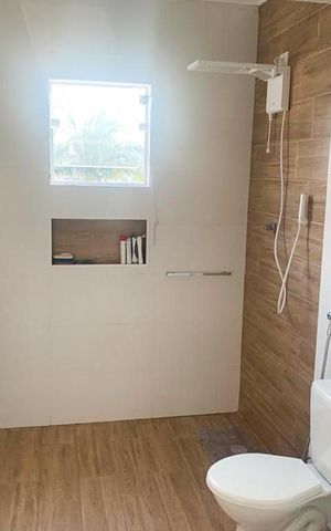 Casa à venda com 350m², 2 quartos e 2 vagasBanheiro 1