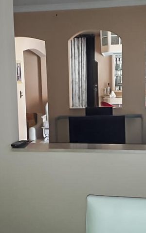 Casa à venda com 235m², 3 quartos e 3 vagasSala