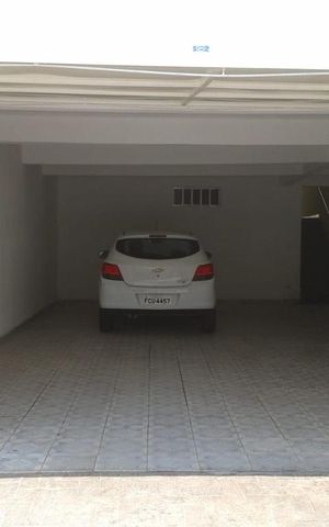 Casa à venda com 296m², 3 quartos e 4 vagas Casa à venda com 296m², 3 quartos e 4 vagasGaragem