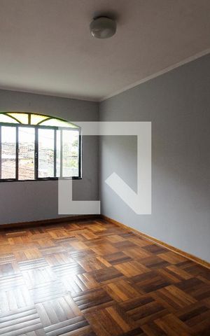 Casa à venda com 224m², 3 quartos e 3 vagas Casa à venda com 224m², 3 quartos e 3 vagasSala
