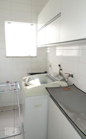 Apartamento para alugar com 70m², 2 quartos e sem vagaArea de Serviço