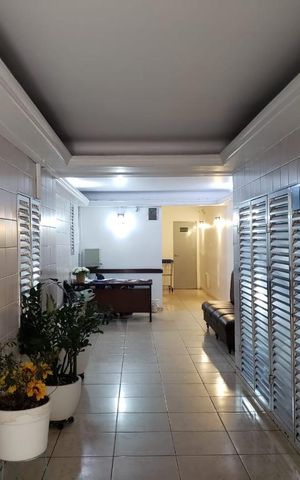 Apartamento à venda com 102m², 3 quartos e sem vaga Apartamento à venda com 102m², 3 quartos e sem vagaHall de Entrada