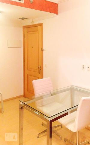 Studio à venda com 30m², 1 quarto e 1 vaga Studio à venda com 30m², 1 quarto e 1 vagaFlat