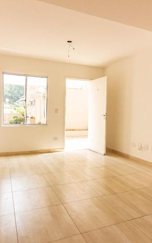 Casa de condomínio à venda com 80m², 2 quartos e 2 vagasSala
