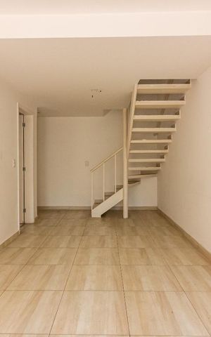 Casa de condomínio à venda com 80m², 2 quartos e 2 vagasSala