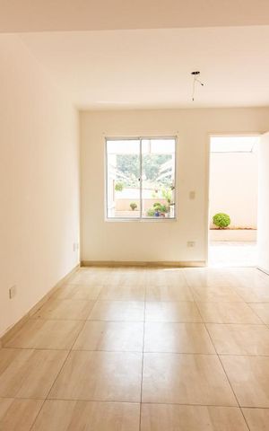 Casa de condomínio à venda com 80m², 2 quartos e 2 vagasSala
