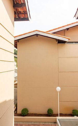 Casa de condomínio à venda com 80m², 2 quartos e 2 vagasVista 
