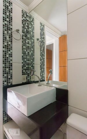 Apartamento à venda com 47m², 2 quartos e sem vaga Apartamento à venda com 47m², 2 quartos e sem vagaBanheiro