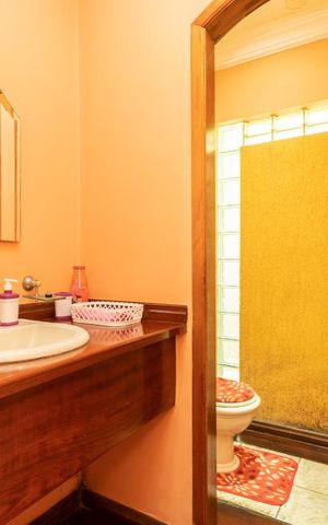 Casa à venda com 150m², 3 quartos e 2 vagasLavabo 
