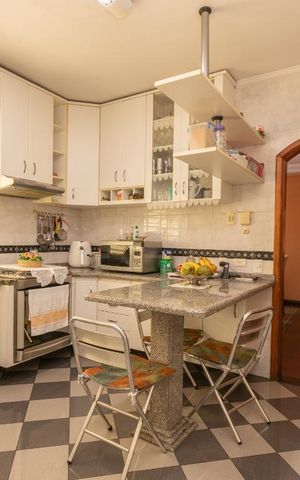 Casa à venda com 150m², 3 quartos e 2 vagasCozinha