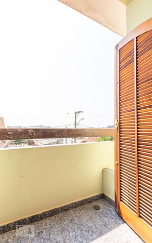 Casa à venda com 150m², 3 quartos e 2 vagasVaranda suíte 