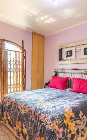 Casa à venda com 150m², 3 quartos e 2 vagasSuíte 