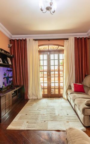 Casa à venda com 150m², 3 quartos e 2 vagasSala