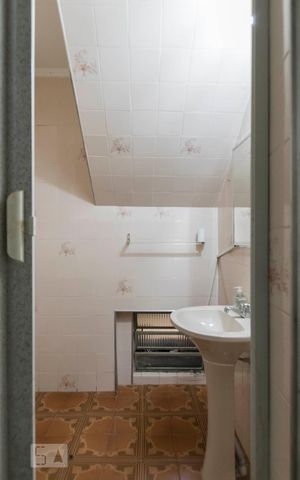 Casa para alugar com 250m², 4 quartos e 4 vagas1o. Andar - Lavabo