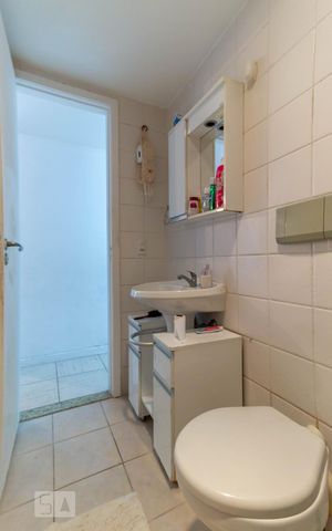 Apartamento à venda com 73m², 3 quartos e 1 vaga Apartamento à venda com 73m², 3 quartos e 1 vagaBanheiro Social