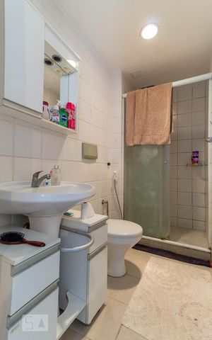 Apartamento à venda com 73m², 3 quartos e 1 vaga Apartamento à venda com 73m², 3 quartos e 1 vagaBanheiro Social