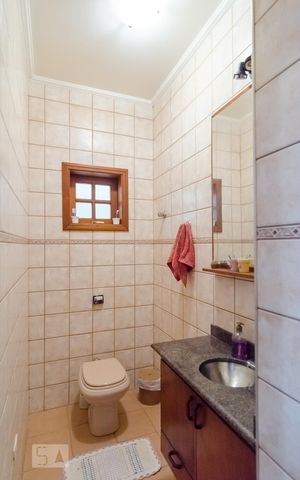 Casa à venda com 250m², 4 quartos e 3 vagas Casa à venda com 250m², 4 quartos e 3 vagasLavabo